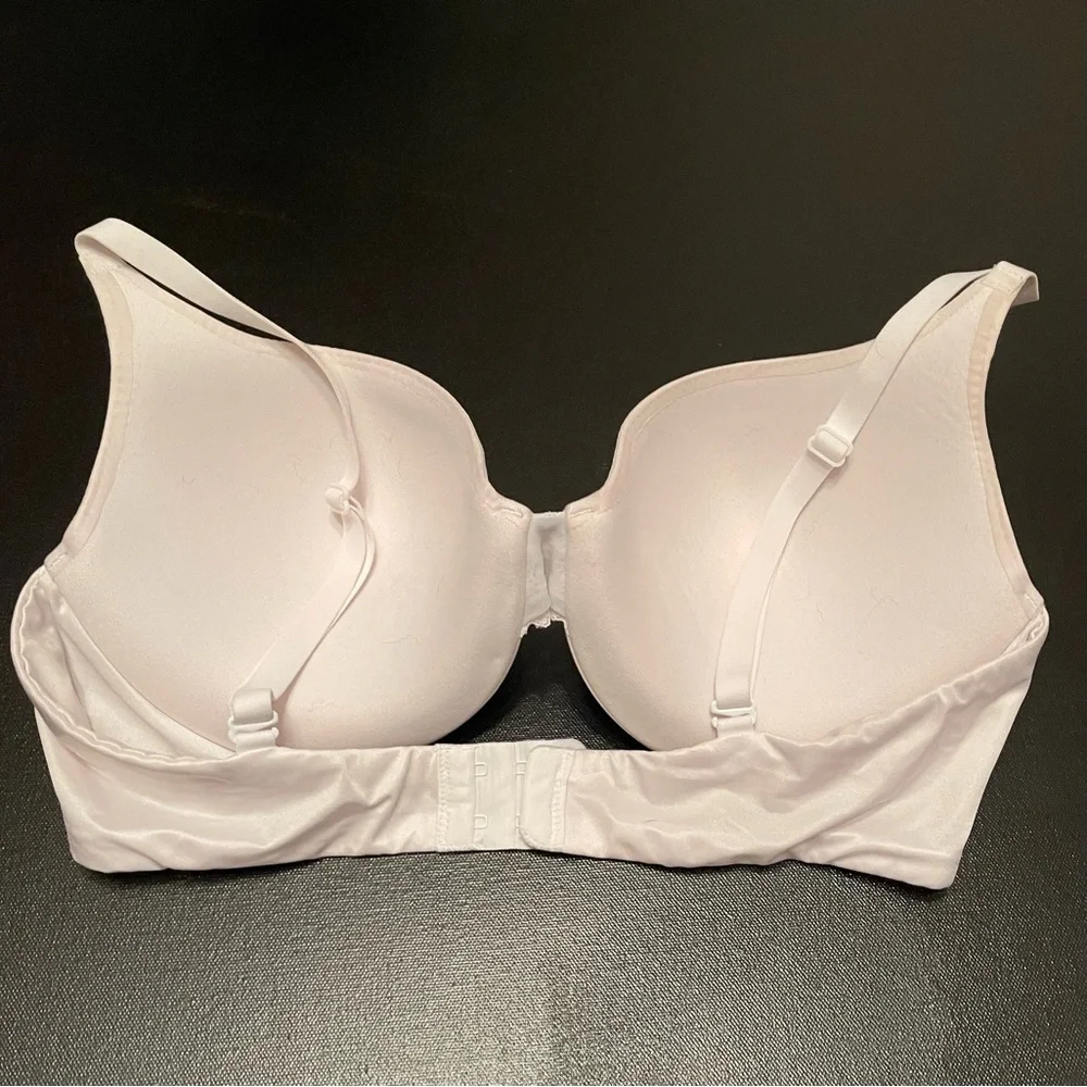 Maidenform White Full-Coverage Bra with Underwire Support and Removable Straps - Picture 2 of 3